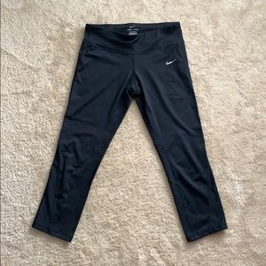 Like New Nike Black Cropped Leggings